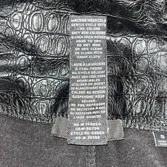 7 For All Mankind 7 FAM Croc Faux Leather Leggings in Black. - Picture 8 of 8